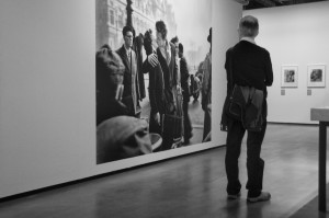 At an exhibition of Robert Doisneau 